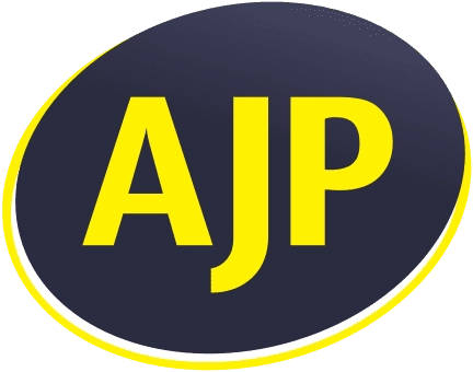 Logo avec les lettres AJP en jaune sur un fond ovale noir avec un contour blanc et jaune